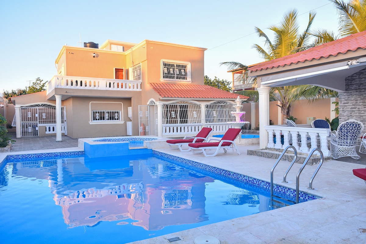 Hidden Breeze Villa Boutique - Thuê Villa Đà Nẵng Cao Cấp