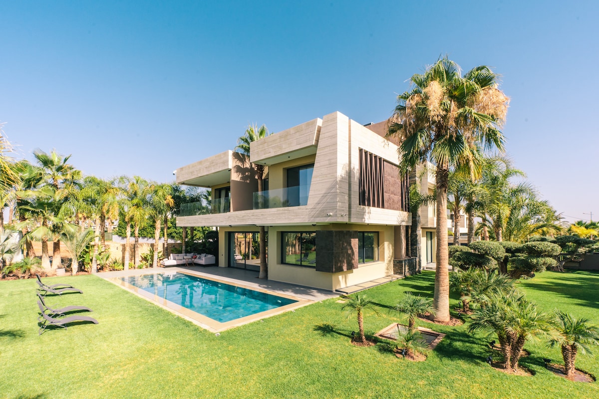 Mystic Palms Sanctuary - Thuê Villa Đà Nẵng View Sông